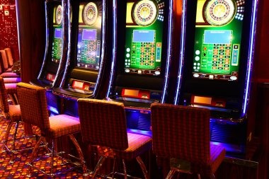 Boom City slot game interface on kelinci88 showing five reels with urban explosion theme